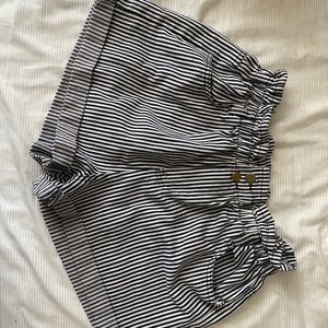 High waisted stripped shorts